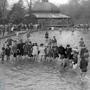 Harrogate, Valley Gardens paddling pool